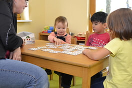 Cafeteria und Regelspielbereich